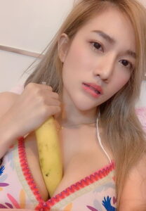 meena-banana