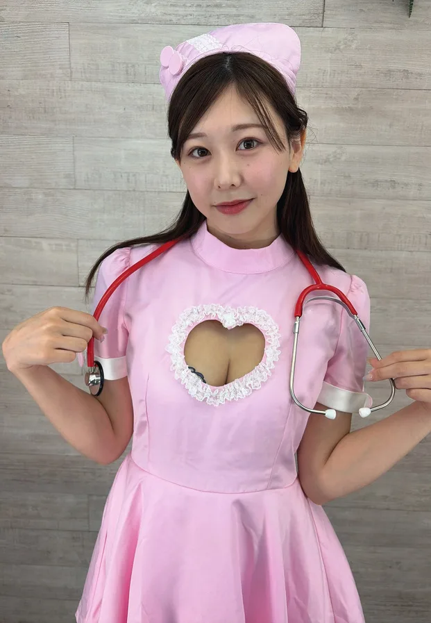 綾瀬こころ ลุคชุดลูกไม้เซ็กซี่จาก Instagram