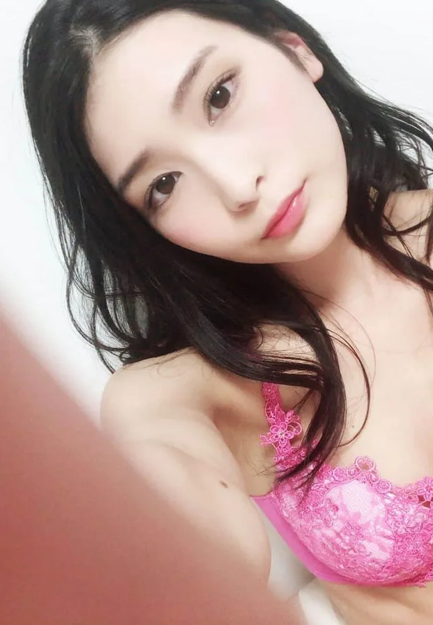 本庄鈴 ลุคชุดชั้นในลูกไม้สีชมพู